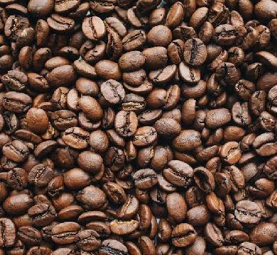 عشاق القهوة والكاكاو تتأثر ..ارتفاع العقود الآجلة في قفزة قياسية بنسبة 15 % 